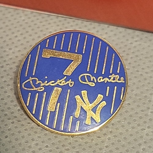 Mickey Mantle Round Jersey Pin # 7