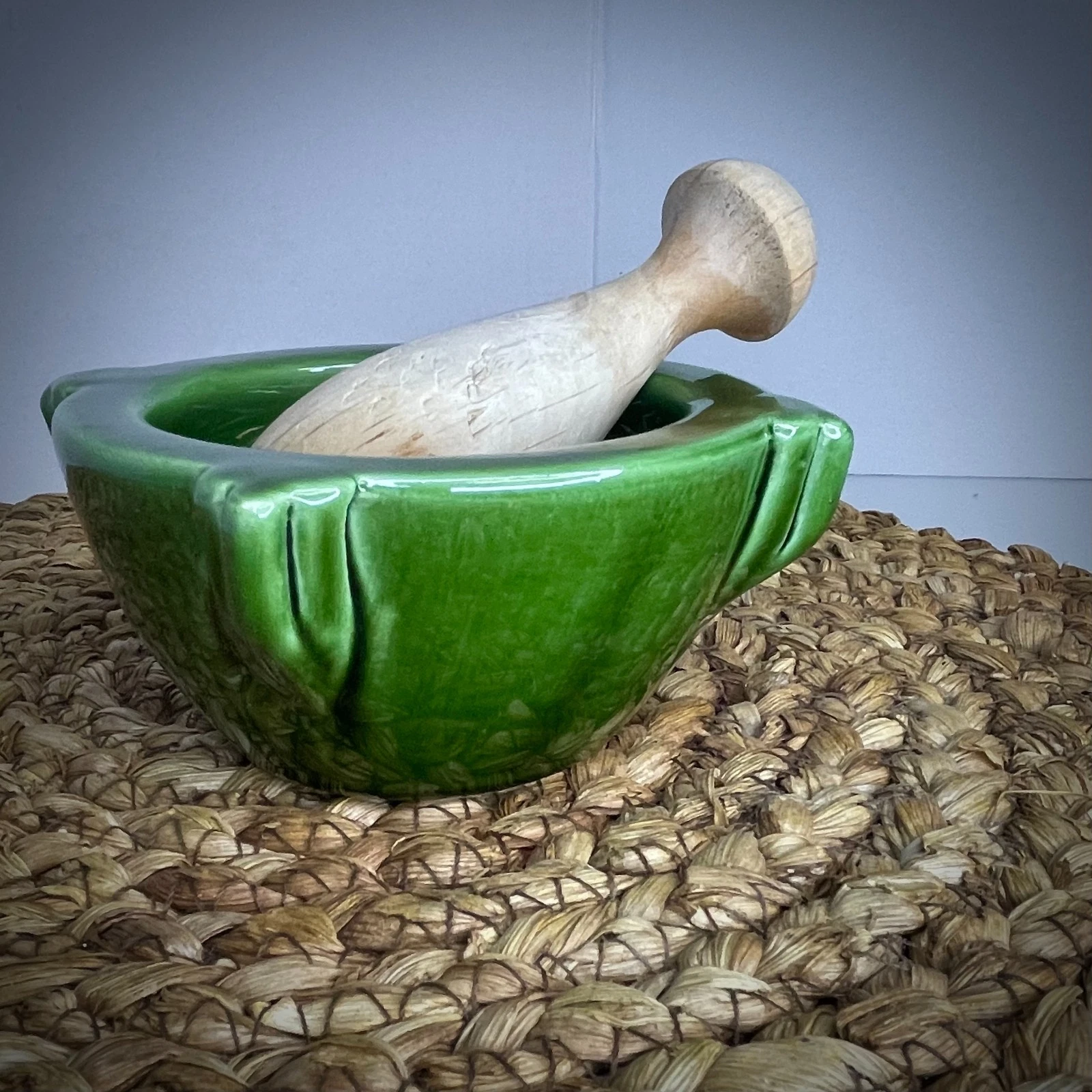 Vtg Traditional Spanish Green Ceramic Spice Mortar Aioli MCM 50s Pestle Retro
Opens in a new window 