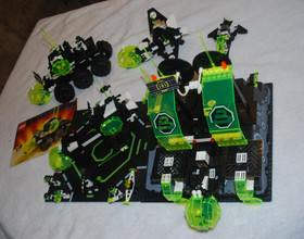 4 Blacktron II Lego sets:  6988, 6933, 6887, 6832, complete.  Alpha Centauri.