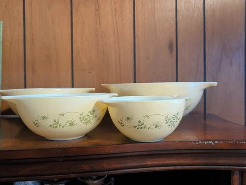 Pyrex Vintage Shenandoah Yellow Cinderella Nesting Mixing Bowls 442 443 Set of 2