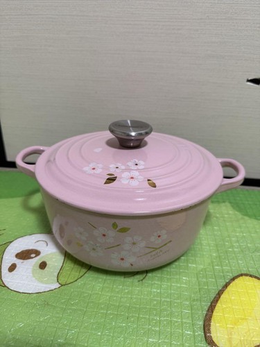 Le Creuset Ronde Sakura 25th Anniversary Limited Pink Cocotte 25cm Gebraucht - Bild 2 von 16
