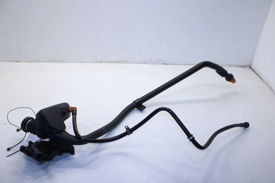 Tubo de manguera de cuello de llenado de combustible 12-15 Mercedes-Benz ML350 3,5 L 166-470-04-20-64 Foto 4 de 4