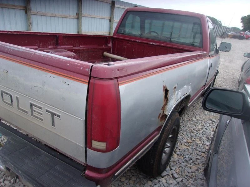 Radiator 8-305 1-3/8" Thick Fits 88-94 CHEVROLET 1500 PICKUP 241179 - Изображение 4 из 4