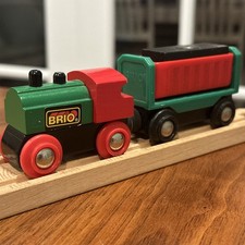 Authentic BRIO Wooden CLASSIC ENGINE with CARGO CAR  33610 USA Seller