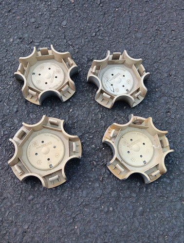 Pontiac Aztek, Bonneville 2001, 2002, 2003, 2004, 2005, 4.5", Silver Center Caps - Picture 6 of 6