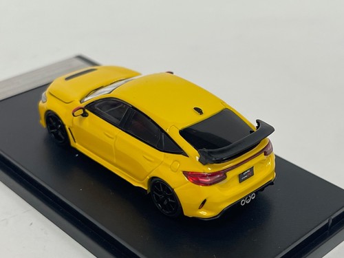 1/64 Motorhelix Honda Civic Type R ( FL5 ) Engine Yellow Christmas Ed. 64-135 - Picture 2 of 10