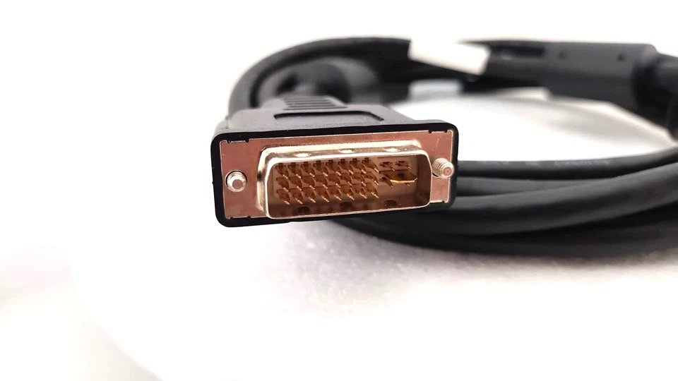 8FT DVI-I, DUAL LINK, MALE TO VGA MALE(HD15) CABLE ADAPTER BLK WITH EMI FILTERS - Image 4 of 4