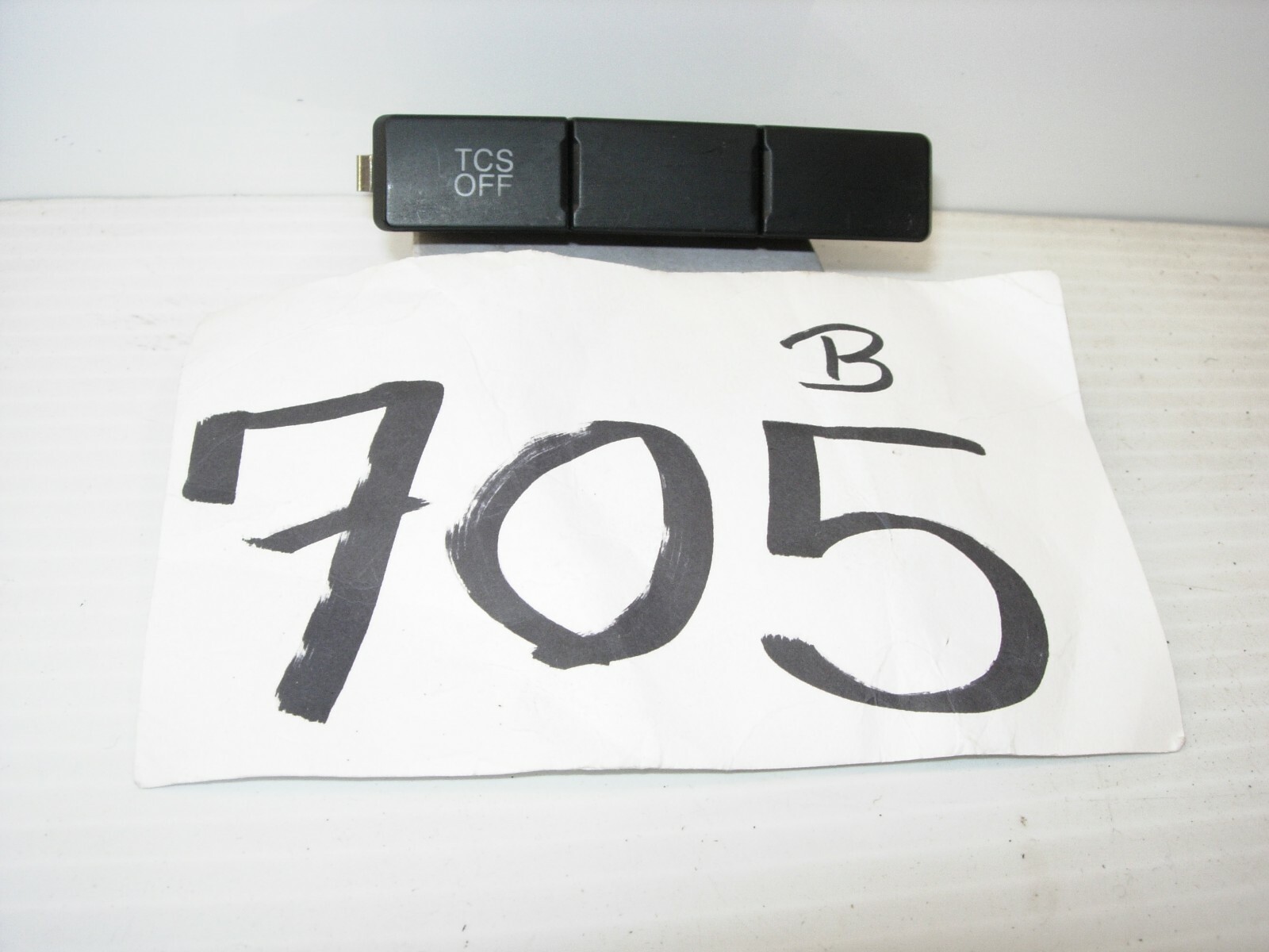 10 11 12 Ford Fusion SE Traction Switch Control Power #705-B