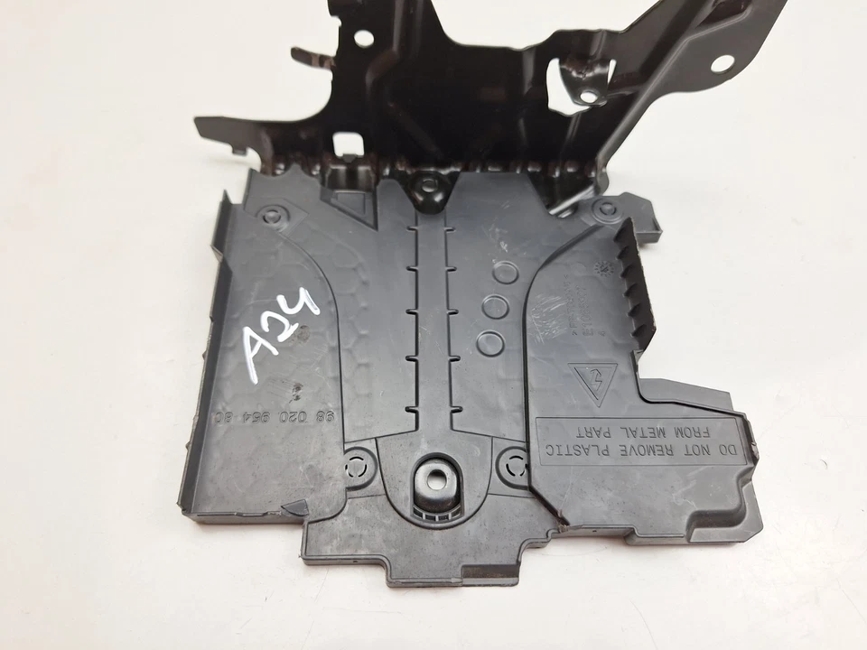 PEUGEOT 3008 P84 2018 BATTERY COMPARTMENT PANEL BRACKET HOLDER 9802095480 OEM - Image 2 of 4