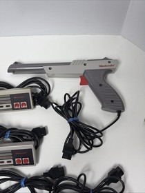 LOT OF 3 NES OEM Controllers, 1 Zapper, & 1 NES Max Controller