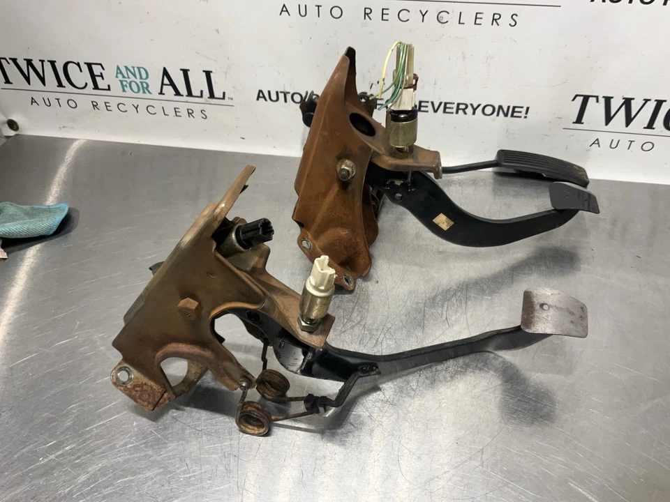 1992-1994 ACURA Vigor OEM ПЕДАЛЬ СЦЕПЛЕНИЯ ГАЗОВОГО ТОРМОЗА В СБОРЕ РУКОВОДСТВО 5 SPD - Изображение 4 из 4