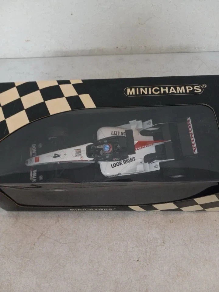 Rare 1/18 Minichamps #100050074 Takuma Sato BAR Honda Showcar #4 2005 - 3,606pcs - Image 3 of 4