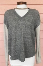 CABI SOFT TOP Sz M Relaxed Fit Gray Heather Cream Cable Sleeves Blouse EZ Care