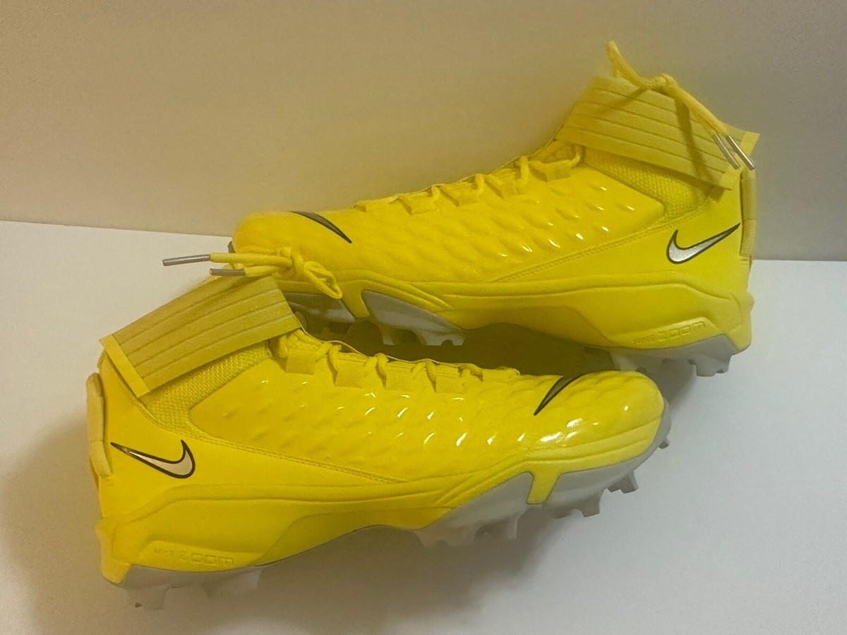 NEW Nike Oregon Ducks Football Cleats Force Savage Pro 2 Mid 