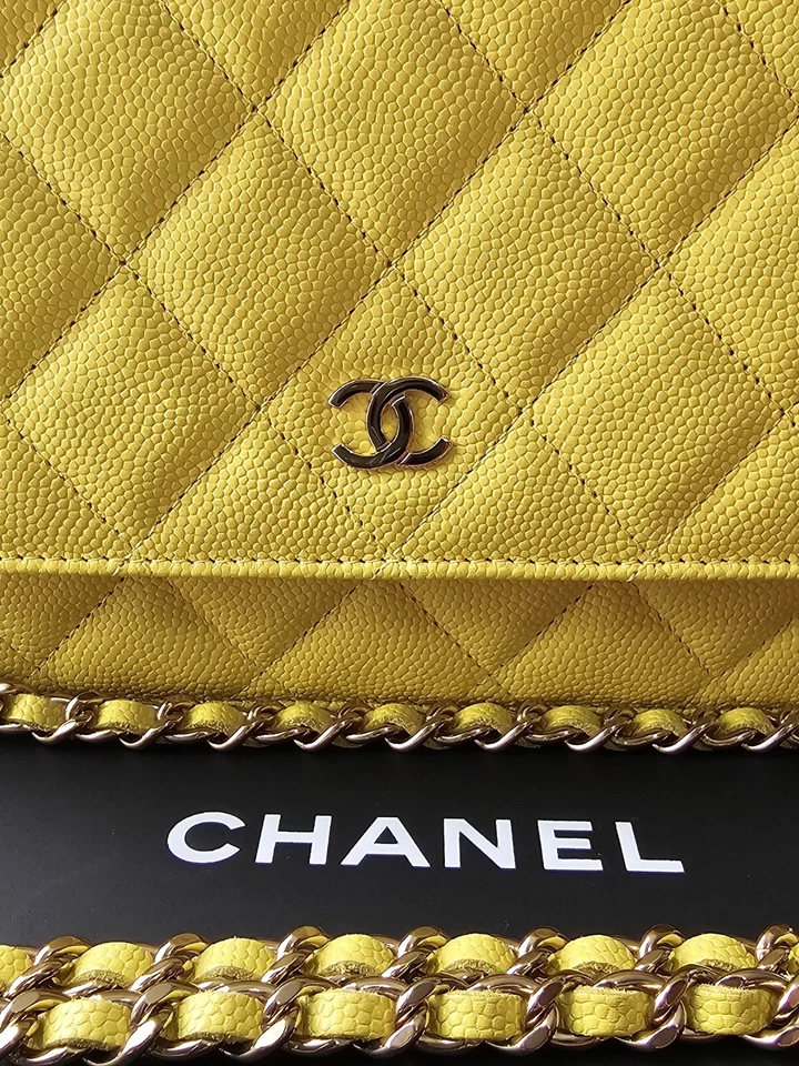 Chanel Caviar Cartera Clásica con Cadena Amarilla AP0250 *Casi Nueva* Foto 3 de 4