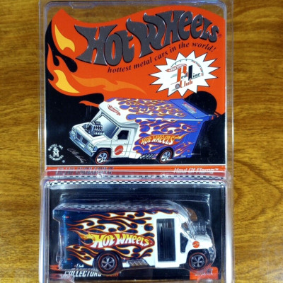 Hot Wheels RLC Club Exclusive Haul Of Flame 534/3500 White Redline Shuttle Bus