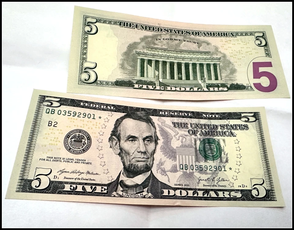 2 UNCIRCULATED*CRISP * 2021 Five Dollar Federal Sequential Star Notes* LOW RUN - Image 2 of 2