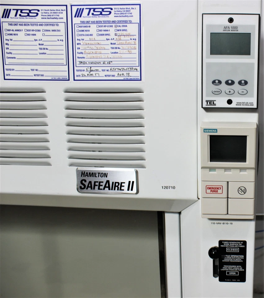 Hamilton SafeAire II Fume Hood 60in Flush Sill, 3 Gas Valves, 2 AC (3344981) - Image 3 of 4