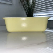1950’s Vintage Pyrex Loaf Pan #213 Yellow 1.5qt Ovenware.