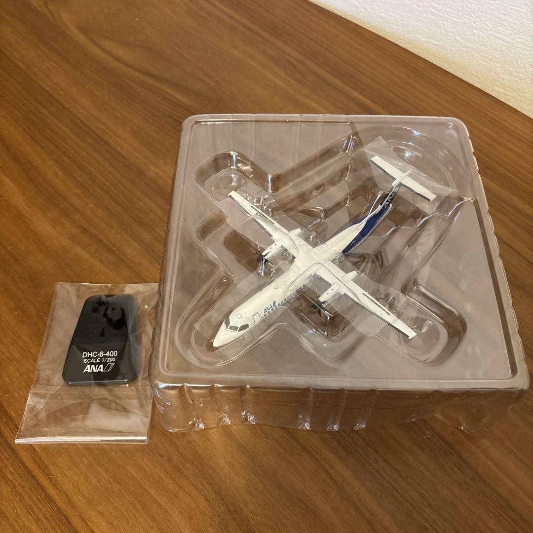 Bombardier DHC-8-400 ANA JA845A 1/200 model airplane