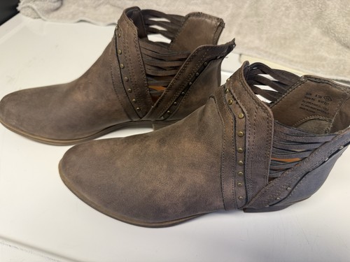Sugar Brown Booties Size8.5