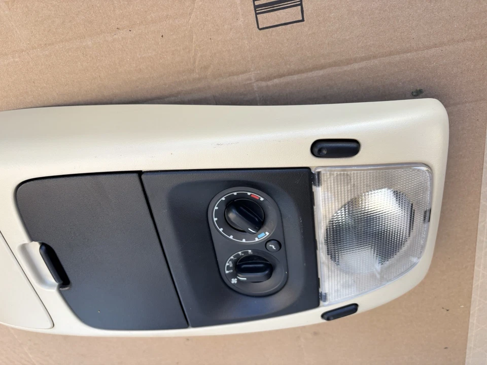 02 - 06 Ford Explorer Overhead Console Lights Sunglasses Storage 5l24 78519a58 T - Image 4 of 4
