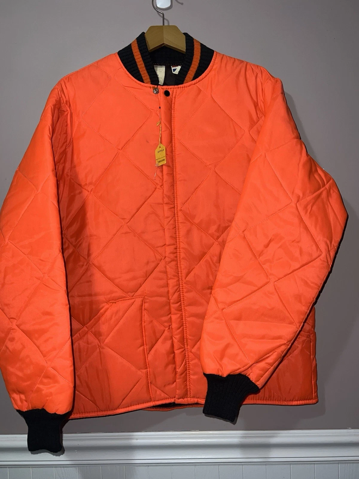 VINTAGE DEADSTOCK INSULATED DACRON ORANGE QUILTED JACKET ideal zipper