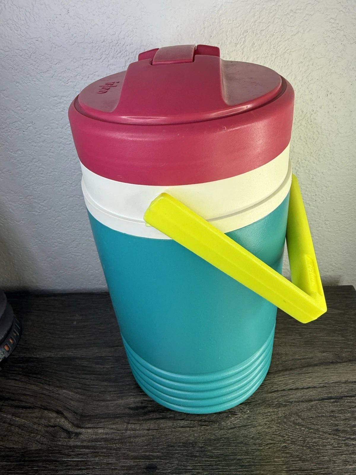 Igloo 1990s 1/2 Half Gallon Beverage Jug Drink Cooler Yellow Teal Pink