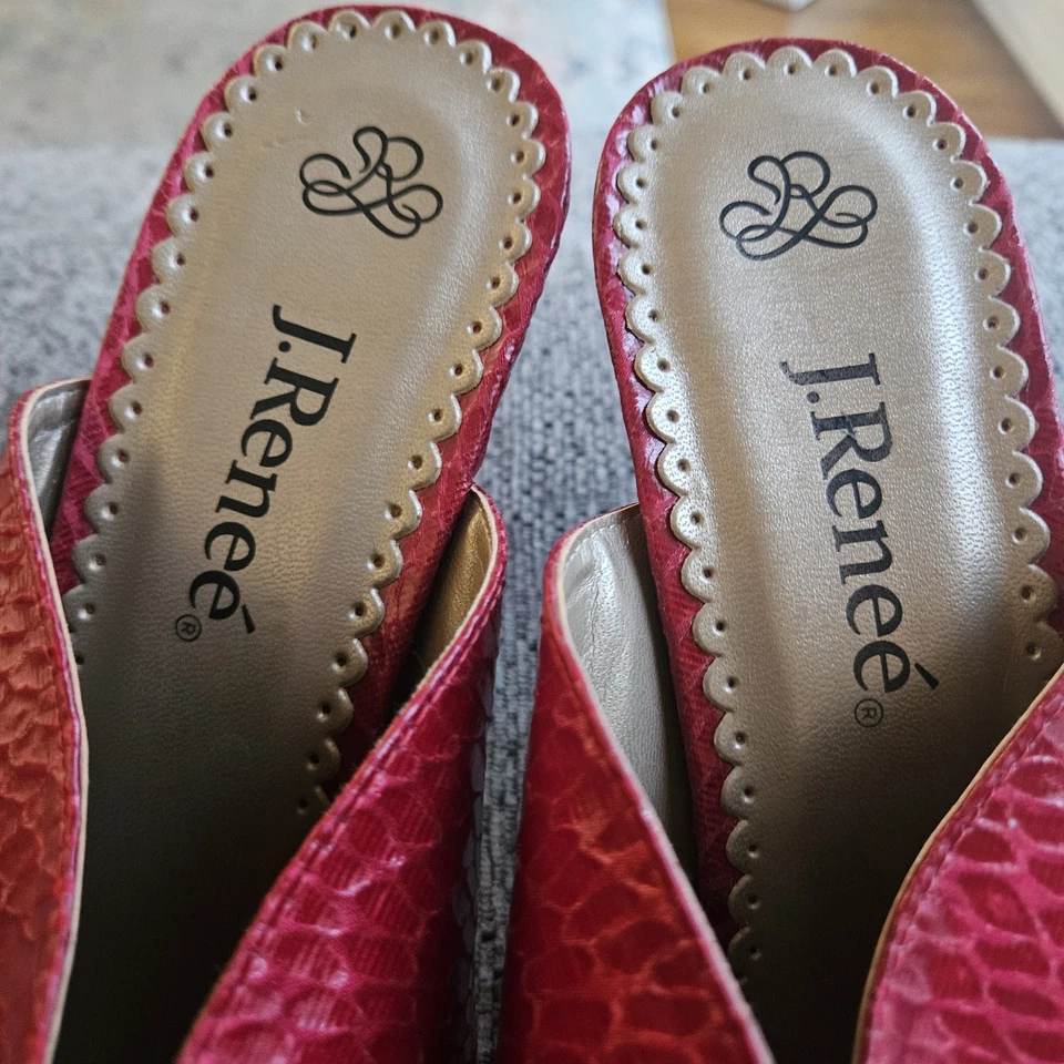 NUEVO EN CAJA J. Renee Navidad Vacaciones Rojo Piel de Serpiente Mulas Peeptoe Slip Ons Tacones 13 Foto 4 de 4