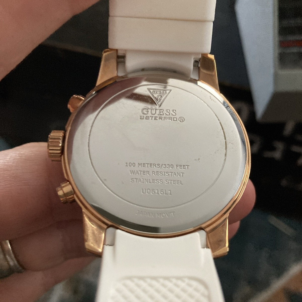 U0616L1 Guess White Silicone Band Rose Gold Watch cdcf644d-2623-4d7e-a3f1-  main image 2