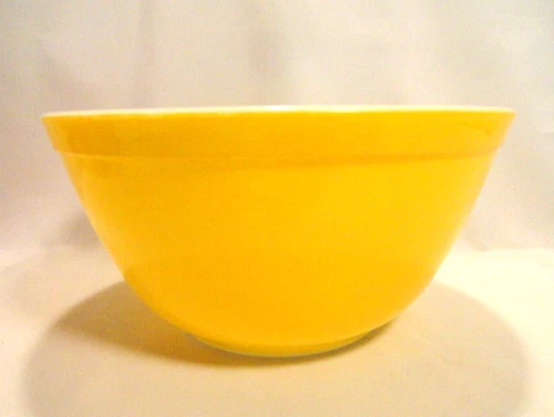 VINTAGE PYREX YELLOW NESTING BOWL #402✨