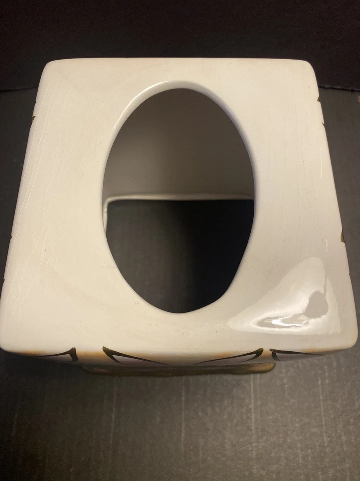 Hermosa cubierta de pañuelo pintada a mano WAMSUITTA “LIENZO” 6”X 6” X 6” pastel y dorado Foto 3 de 4