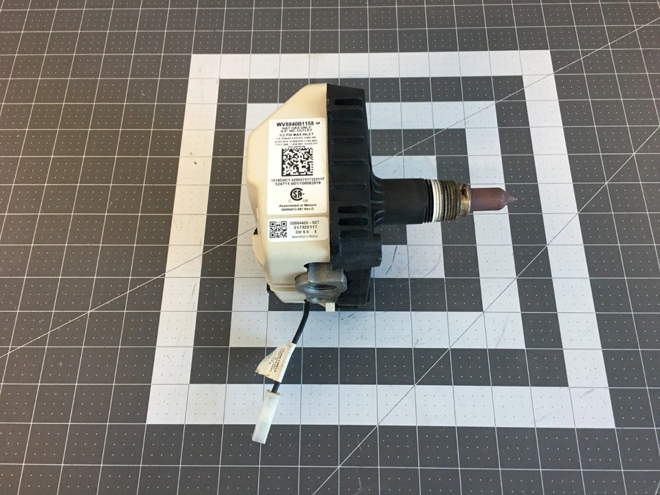 Honeywell Water Heater Gas Valve WV8840B1158 - Image 2 of 3