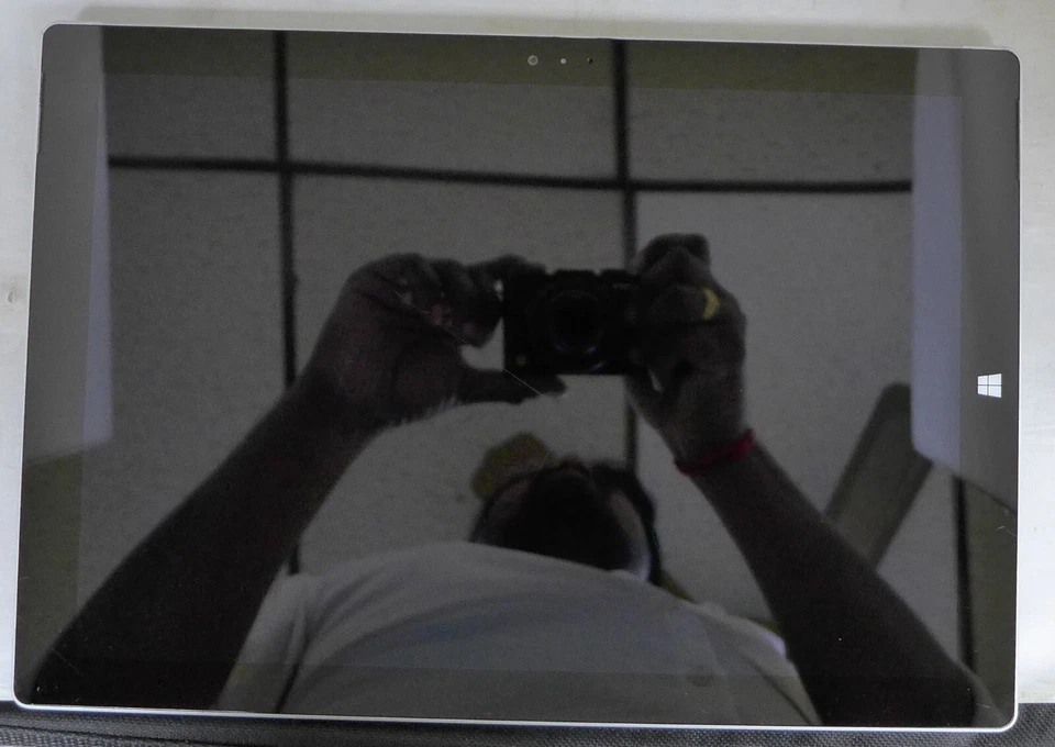 Microsoft Surface pro 3, 13", Silver, 1631, i5, 8GB, 256GB- Touch doesn't work - Image 2 of 4