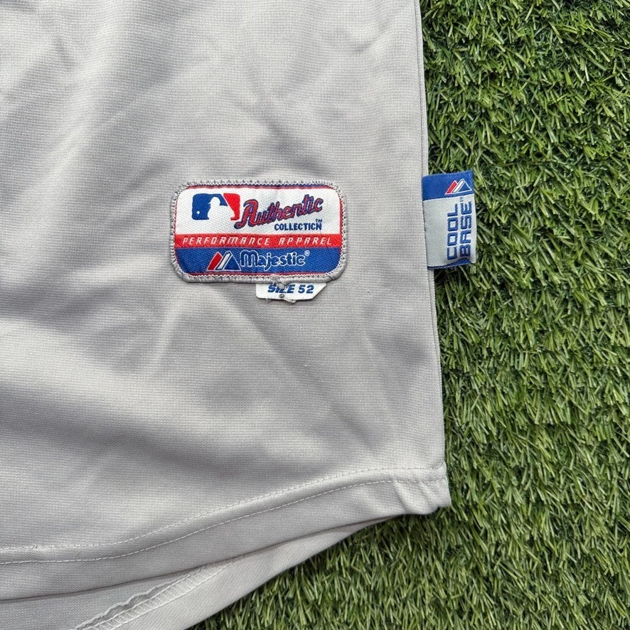 Derek Jeter New York Yankees Jersey Majestic Mens 52 Gray Missing Button - Image 4 of 4