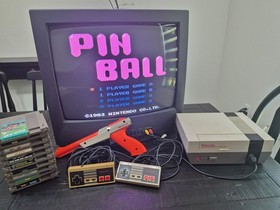 Nintendo NES Console Bundle 11 Games OEM Zapper 2 Controllers Tested Cleaned