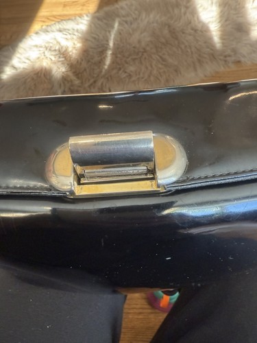 Vintage Koret Patent Leather bag W/silver/ gold hardware Unique Clasp!! - Picture 5 of 13