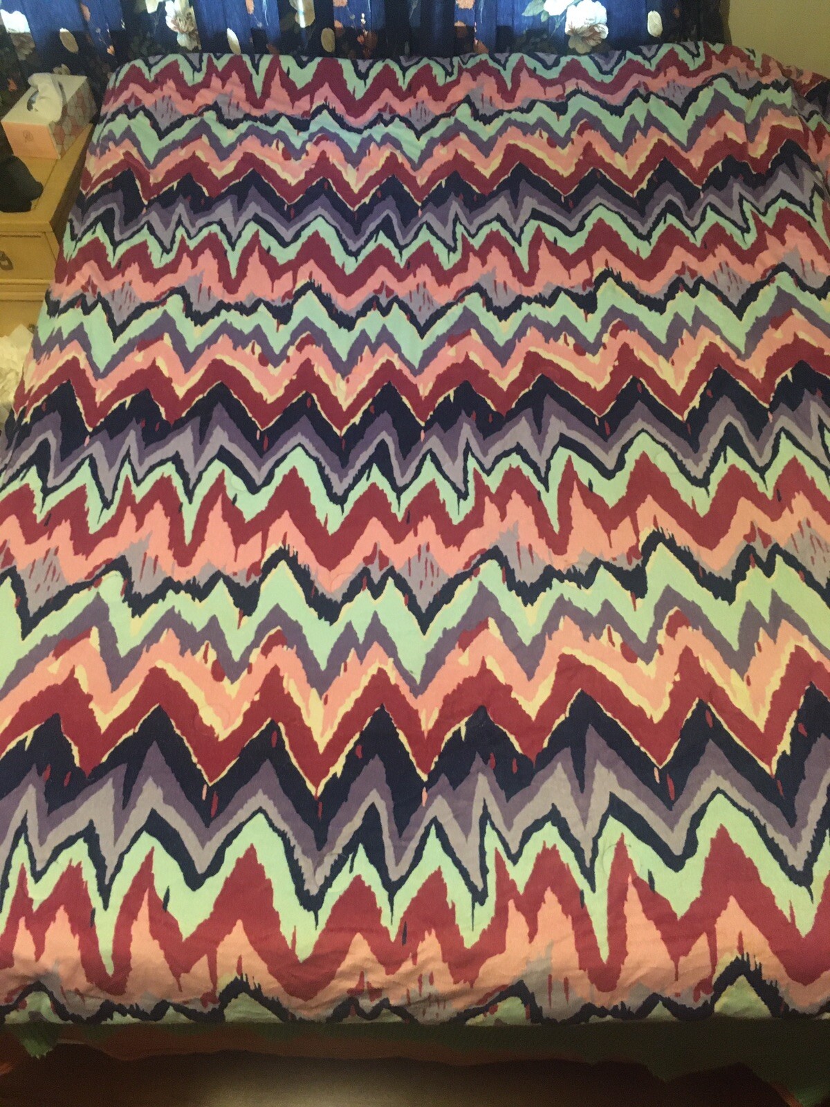 Thro Marlo Lorenz Flame Stitch bedding Reversible Blanket Comforter & 2 Shams