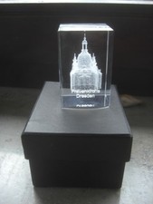 Dresden Frauenkirche gravierter Glaswürfel ( Kristallwürfel? Lasergravur? ) mit