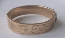 9ct Gold Half Patterned Hinge Bangle 24g