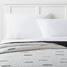 Twin/Twin Extra Long Satin Quilt White/Black - Room Essentials: Midweight