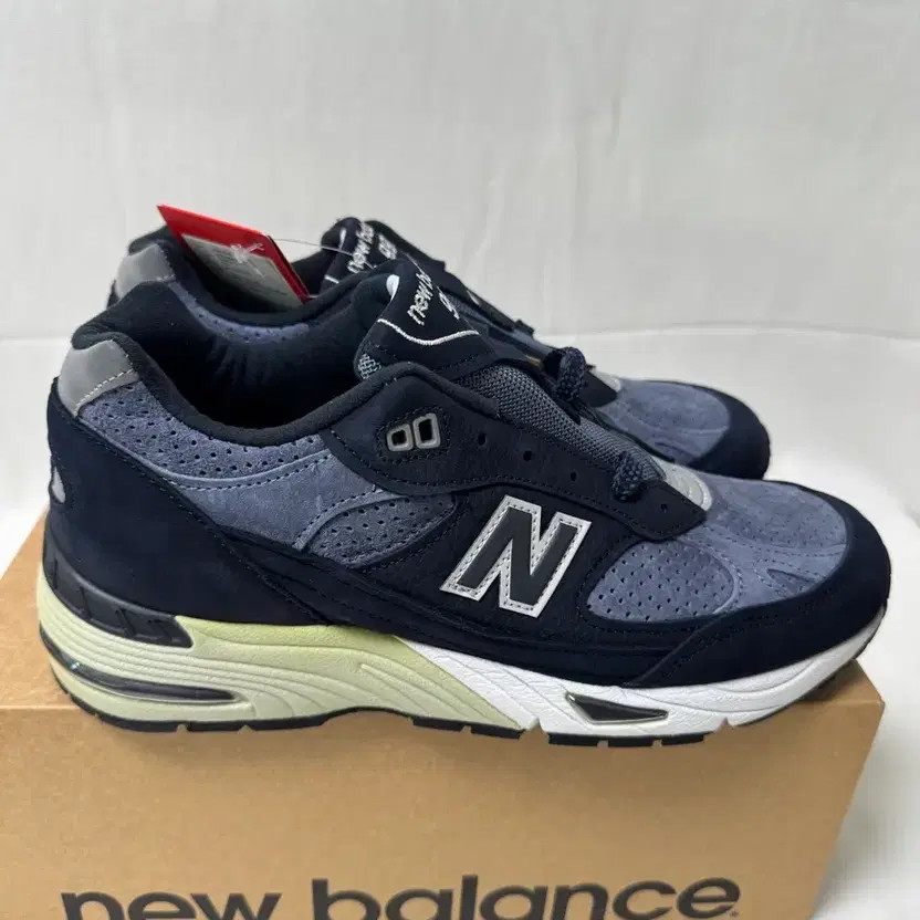New Balance 991 Navy Grey Sneakers, UK 270