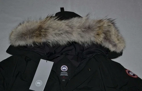 “Canada Goose: L’Elite del Comfort e della Protezione Indossala con Stile”