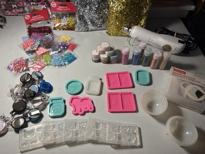 Resin Craft Mega Bundle   Molds, Mica, Florals, Mix Ins, Badge Reels + Heat Tool