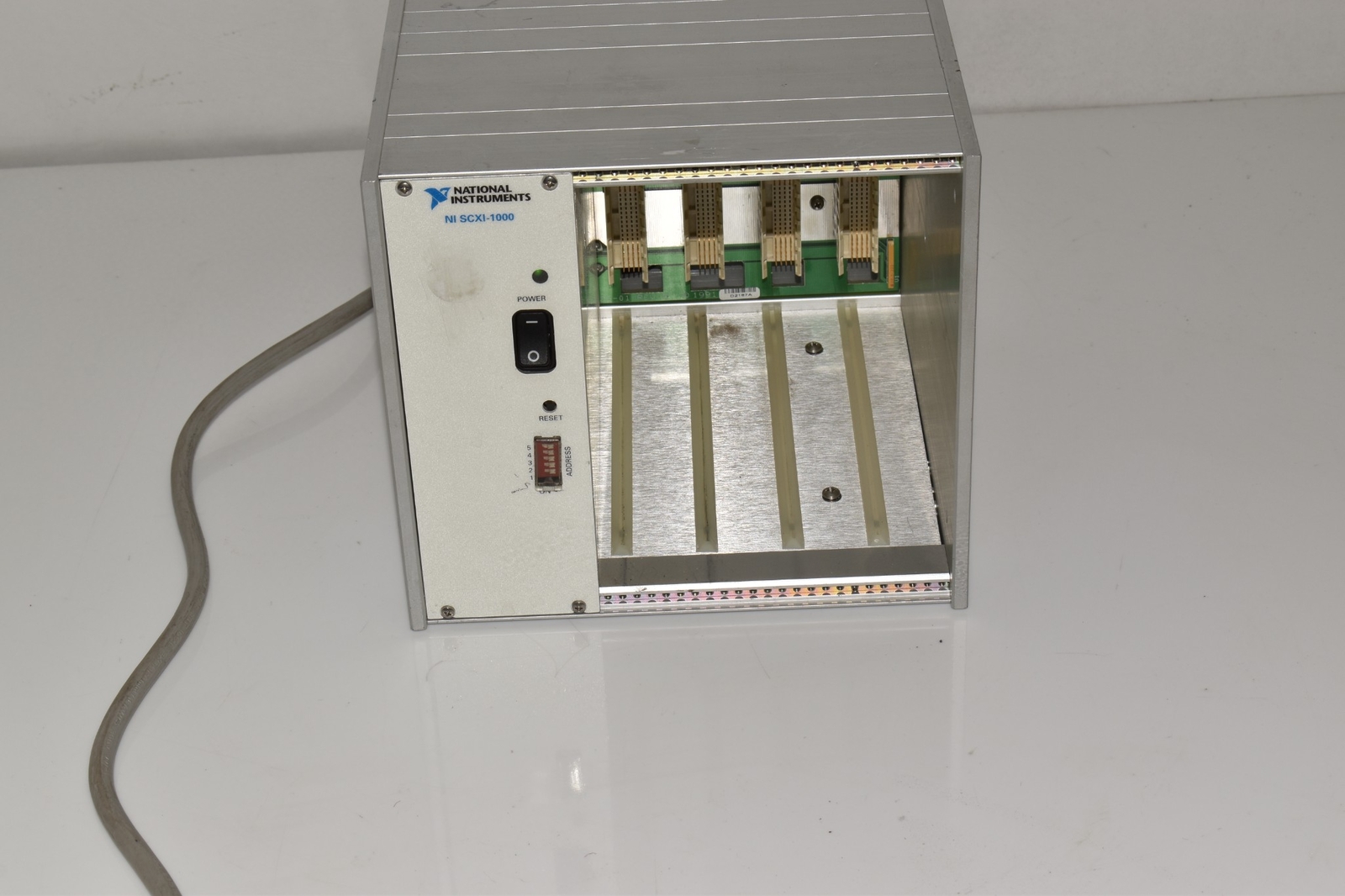 National Instruments SCXI-1000 Four Slot SCXI Mainframe (GFB31)
