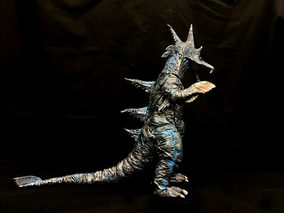 Ultraman Ace Kaiju Murichi II Art Statue 30 cm 巨大魚怪獣 ムルチ二