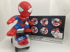 TOY-SLIDING PLATE 3 SPIDER MAN FIGURINE WITH SKATE WITH COOL ROLLING BFK51984