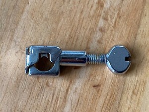 Nadelhalter Nadelklammer Schraube für Singer 3221 Symphonie V Nähmaschine