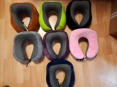 WELLGRO Nackenkissen Set mit Schlafmaske und Ohrstöpsel Memoryschaum Reisekissen