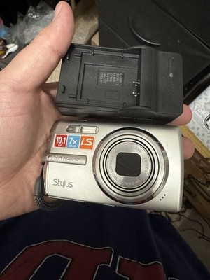Olympus Stylus 1010 10.1MP Camera - TESTED & WORKING - NO SD CARD